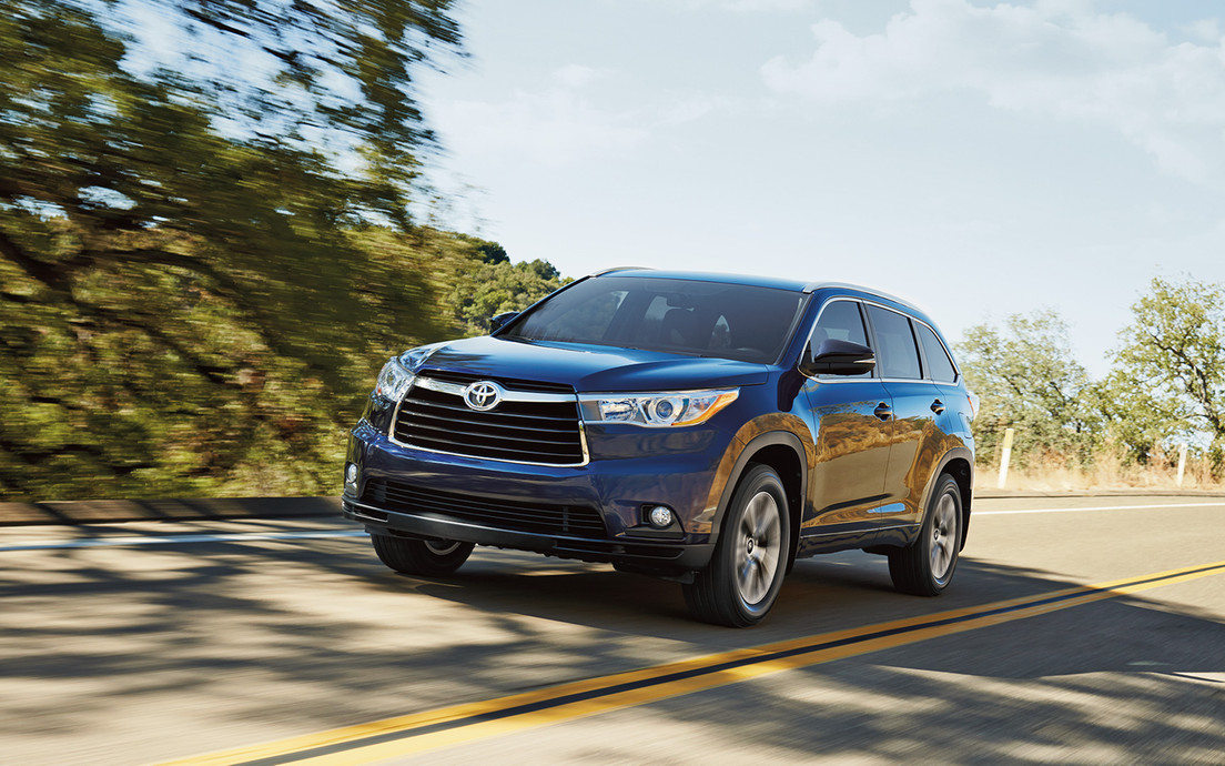 Comparison Toyota Highlander Limited 2016 vs Land Rover Range